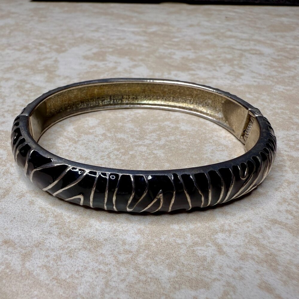 Vintage Zebra Stripe Hinged Bangle Bracelet Black Enamel Silver Tone